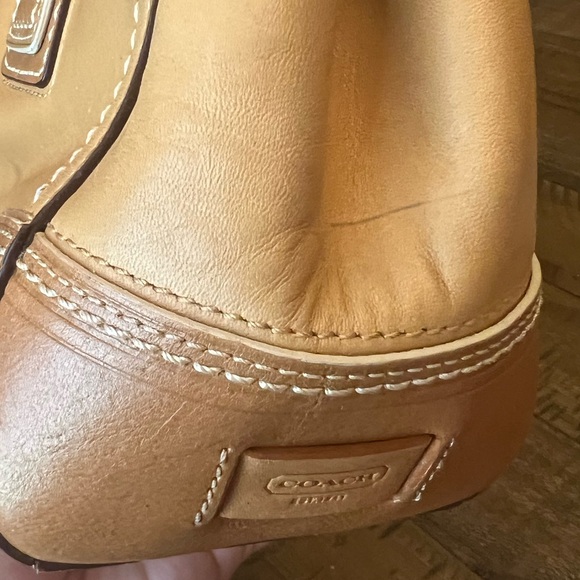 Coach Tan and Brown Leather Shoulder Bag with Turnlock Closure - Picture 5 of 13